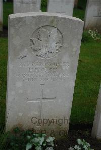 Etaples Military Cemetery - Casey, H P